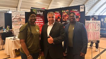 Cllr Tuckwell and Honeymix Foodco team at the expo